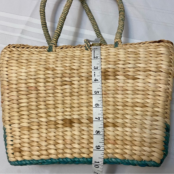 Straw Womens Tote Bag with zippered closure and interior zippered pocket EUC - Picture 8 of 10